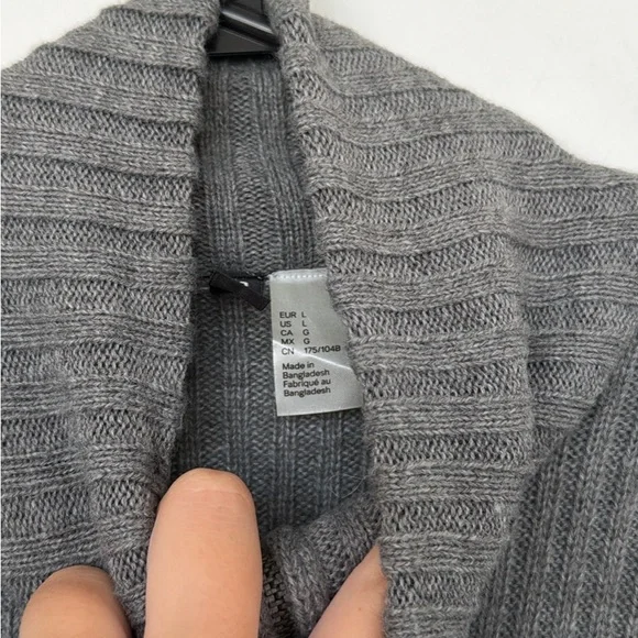 H&M Gray Ribbed Knit Sweater - Picture 4 of 5